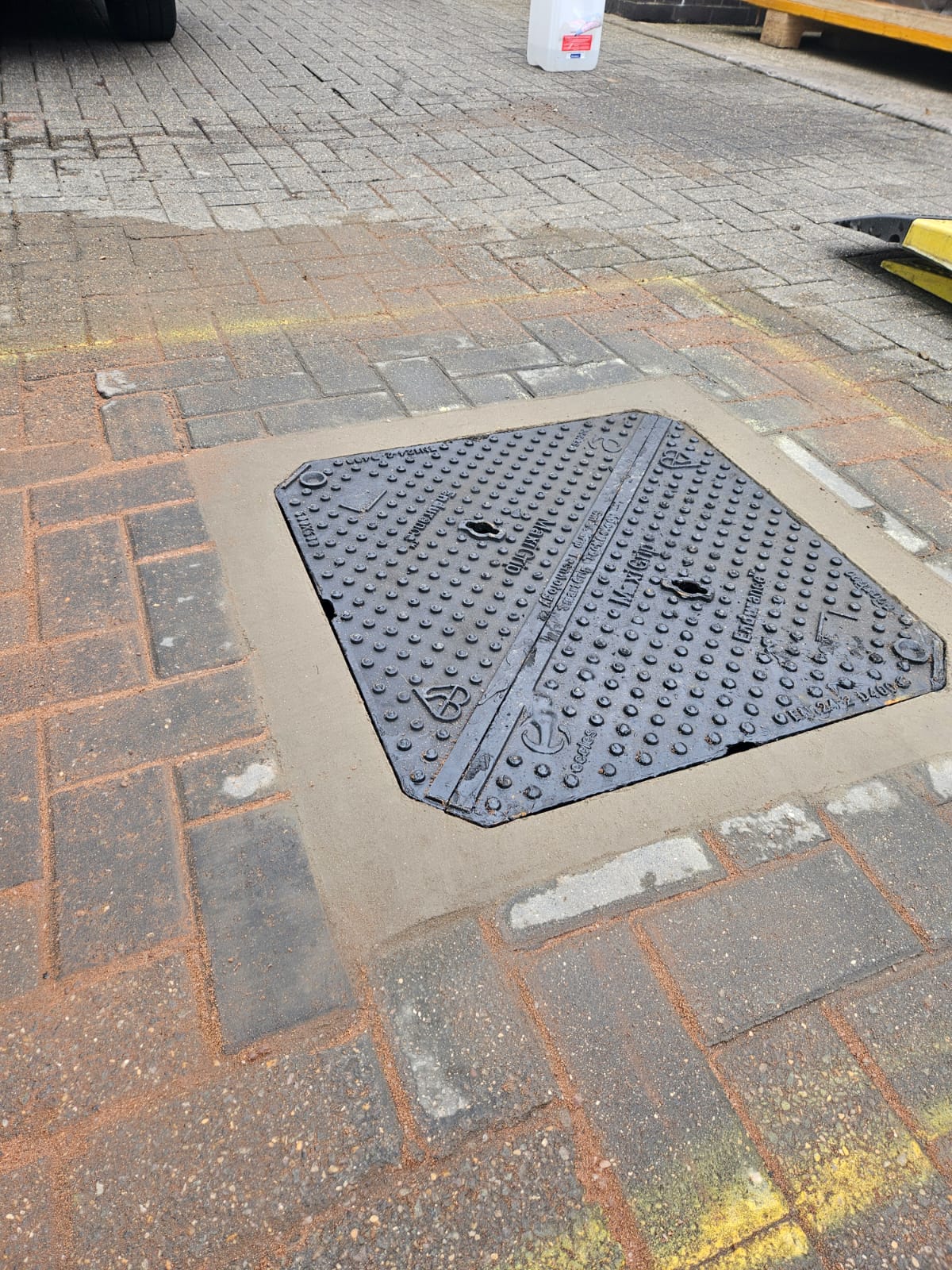 Finished manhole replacement and paving reinstatement at a Nottingham commercial property